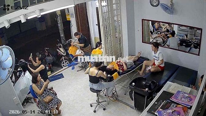 Tuyển thợ gội đầu và nail