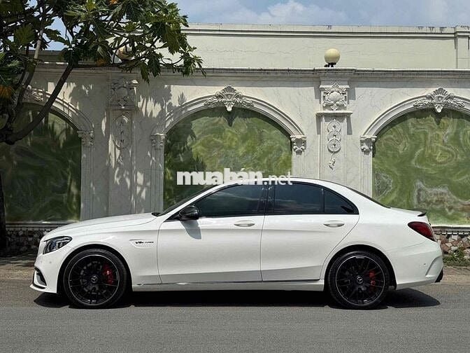 Mercedes-Benz C200 Exclusive Custom C63