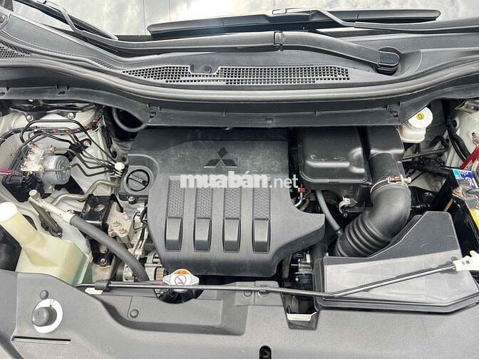 Mitsubishi Xpander 1.5 AT 2021 Trắng