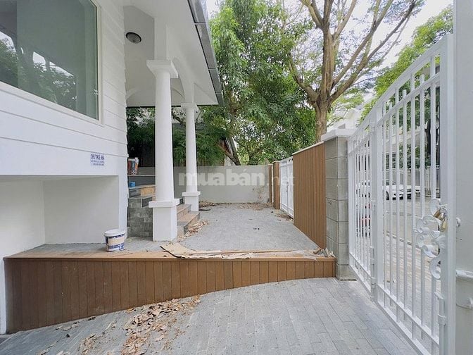 Cho thuê biệt thự Saigon Pearl căn góc, có thang máy, 10x21m, 4 tầng