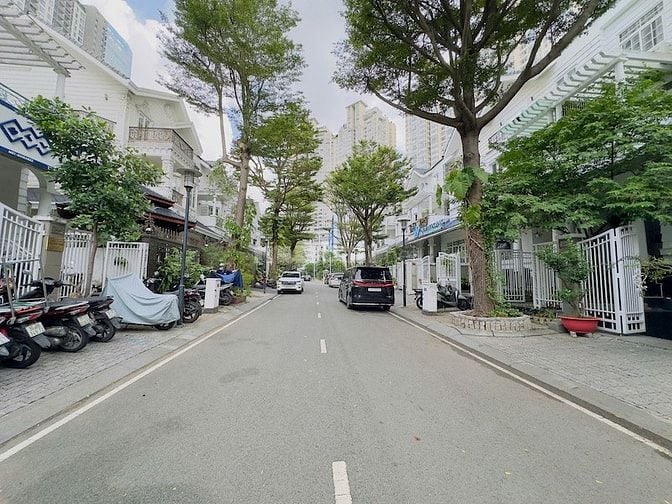 Cho thuê biệt thự Saigon Pearl căn góc, có thang máy, 10x21m, 4 tầng