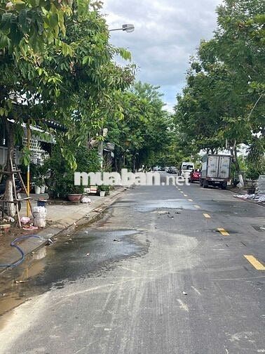 Cho thuê nhà 2 tầng nguyên căn, mặt tiền đường Cần Giuộc