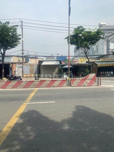 Cần bán nhà MT Trần Văn Giàu BC dt 4m x 30m cấp 4 giá 6,8 tỷ SHTL 