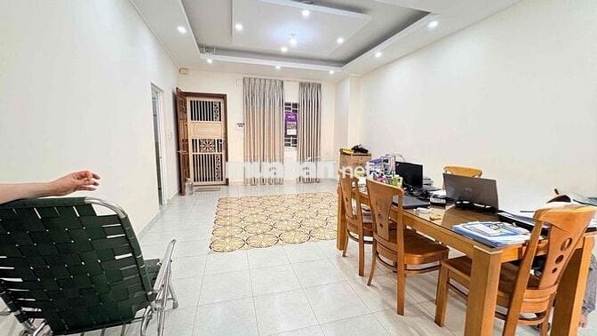 CHO THUÊ CĂN HỘ 2PN 2WC 90m2 VIEW PHÁO HOA QUẬN 1 . FREE PQL