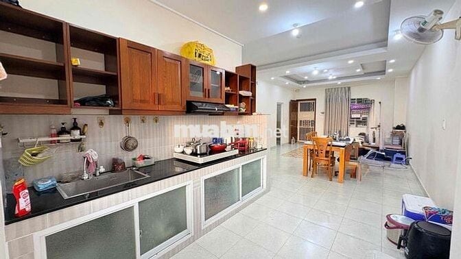 CHO THUÊ CĂN HỘ 2PN 2WC 90m2 VIEW PHÁO HOA QUẬN 1 . FREE PQL