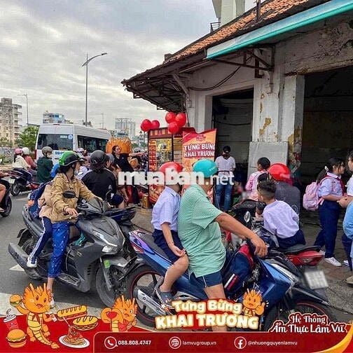 tuyển nữ bán bánh mì que Q5 thời gian từ 5h30 - 10