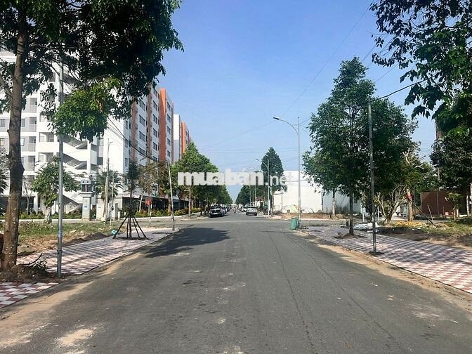 BÁN NỀN ĐẸP ĐỐI DIỆN CHUNG CƯ 