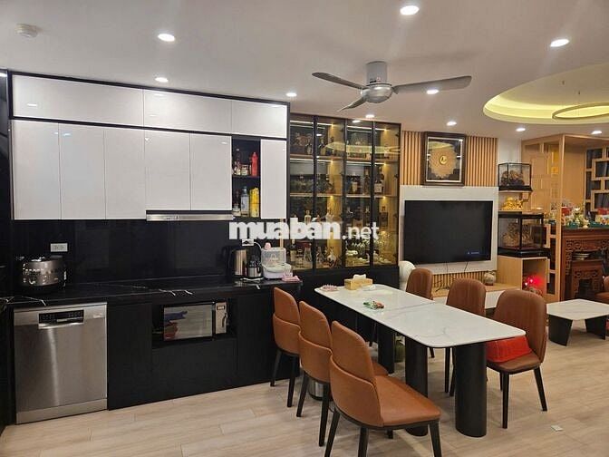 Chính chủ cho thuê CH C6 Mỹ Đình 1, dt 130m2,full nội thất cao cấp