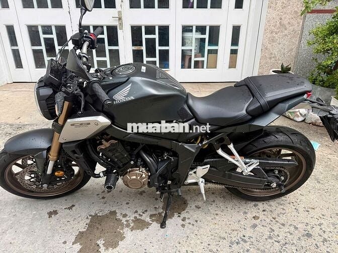 Honda CB650R 2021 Đen nhám 740 km