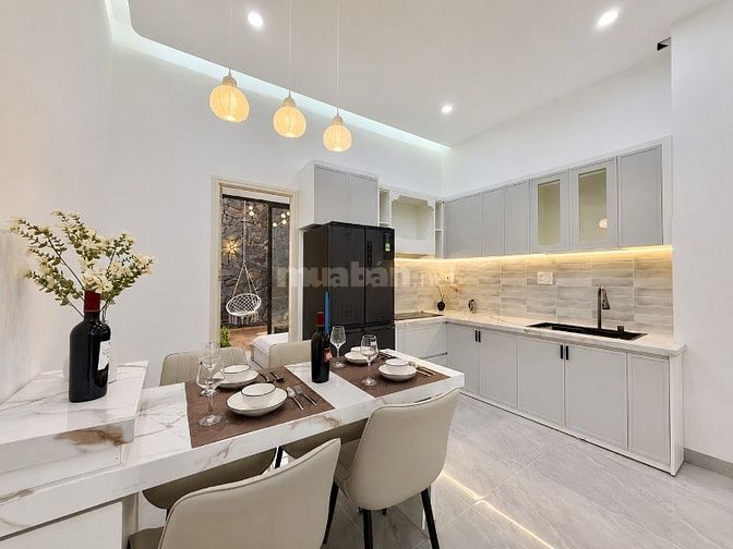 Bán gấp nhà ngay Bến Xe Quận 8, đang cho thuê 18tr/tháng, giá 850Triệu