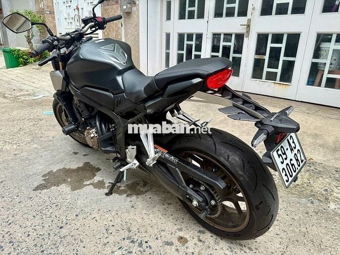 Honda CB650R 2021 Đen nhám 740 km