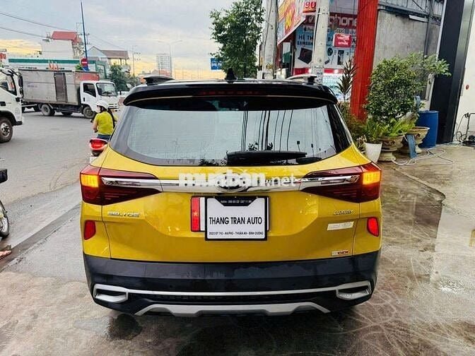 Kia Seltos Luxury 2022 Vàng