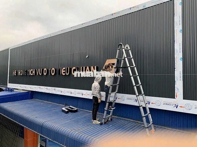 *** THỢ PHỤ BIỂN QUẢNG CÁO