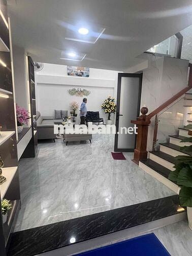 CHO THUÊ NHÀ MỚI XÂY FULL NỘI THẤT