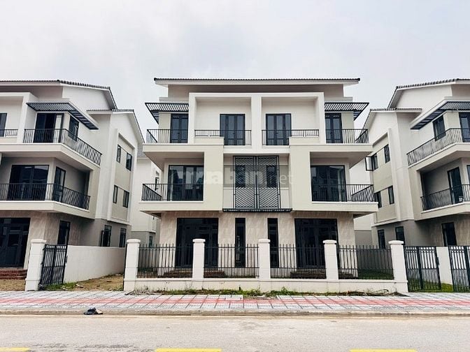 Chính chủ cần bán nhanh Biệt thự 180m2 ( 9x20m ) - đường trước nhà 15,