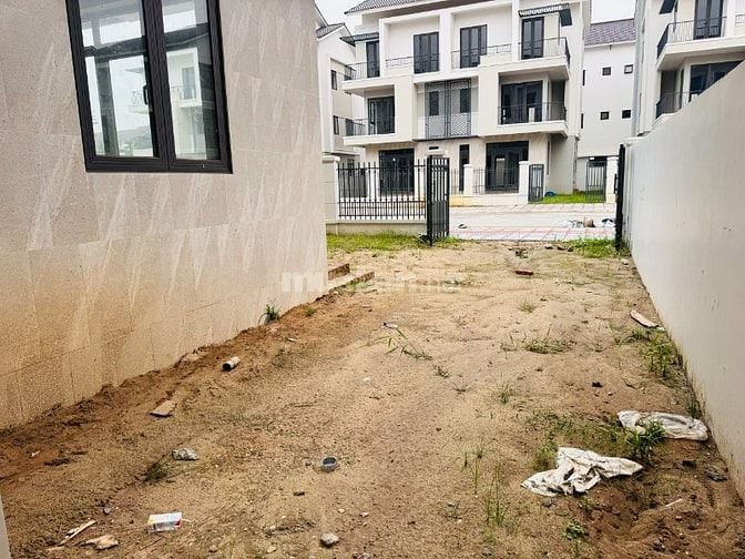 Chính chủ cần bán nhanh Biệt thự 180m2 ( 9x20m ) - đường trước nhà 15,