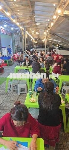 tuyển nhân viên phục vụ