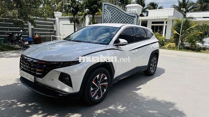 Hyundai Tucson Trắng 5 chỗ bản 2.0 xăng Đặc Biệt