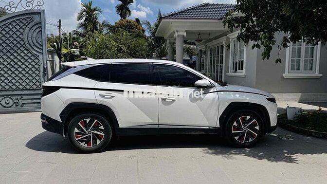 Hyundai Tucson Trắng 5 chỗ bản 2.0 xăng Đặc Biệt