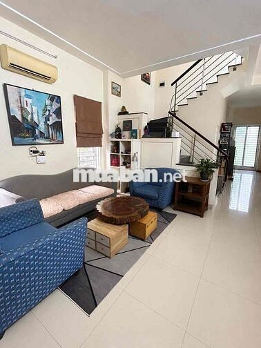 Cho thuê phòng vskk, ban công phố Phan Đình Giót