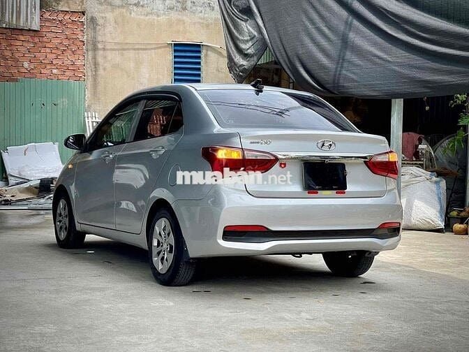 Hyundai Grand i10 Sedan Base 1.2 AT 2018 Bạc