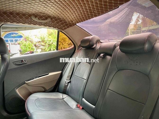 Hyundai Grand i10 Sedan Base 1.2 AT 2018 Bạc