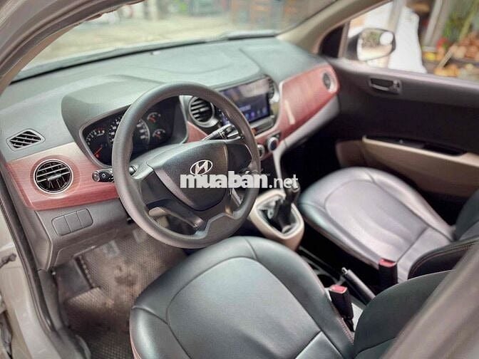Hyundai Grand i10 Sedan Base 1.2 AT 2018 Bạc