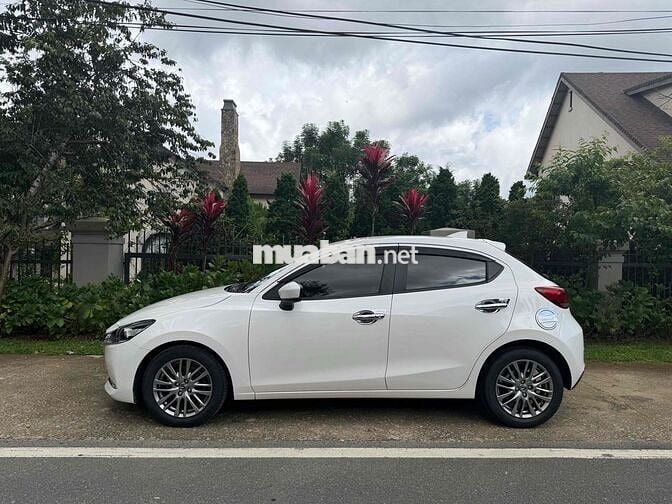 Mazda 2 Hatchback Luxury 2021 ord 39.000 km chuân