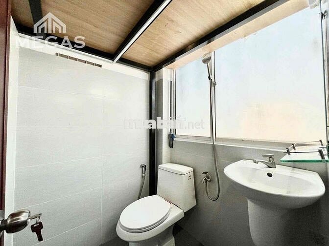✨siêu phẩm gác full nội thát cửa sổ lớn sát UEH - hàng ngon trống sẵn