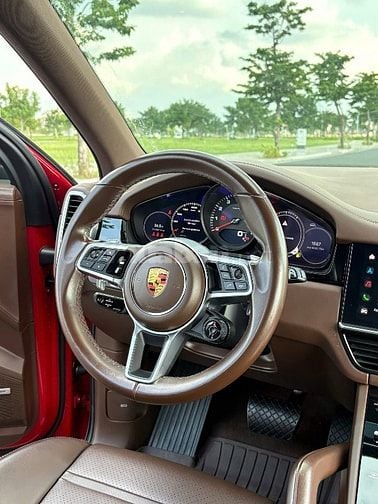 BÁN XE PORSCHE CAYENNE MÀU ĐỎ TƯƠI, SẢN XUẤT 2021, XE MỚI ĐẸP