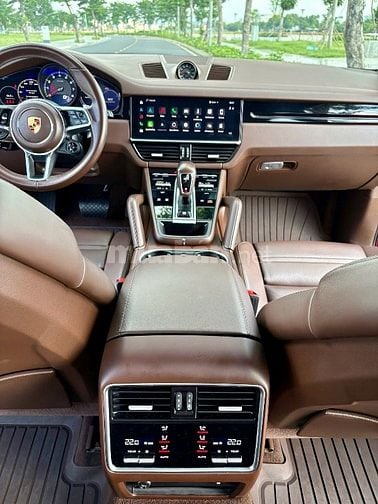 BÁN XE PORSCHE CAYENNE MÀU ĐỎ TƯƠI, SẢN XUẤT 2021, XE MỚI ĐẸP