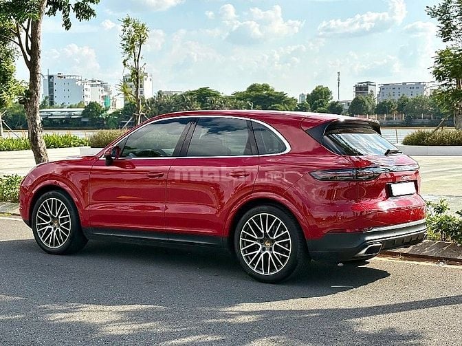 BÁN XE PORSCHE CAYENNE MÀU ĐỎ TƯƠI, SẢN XUẤT 2021, XE MỚI ĐẸP