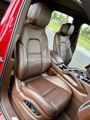 BÁN XE PORSCHE CAYENNE MÀU ĐỎ TƯƠI, SẢN XUẤT 2021, XE MỚI ĐẸP