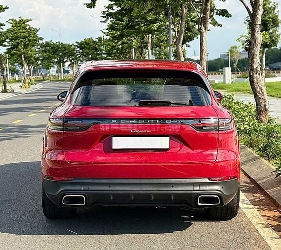 BÁN XE PORSCHE CAYENNE MÀU ĐỎ TƯƠI, SẢN XUẤT 2021, XE MỚI ĐẸP