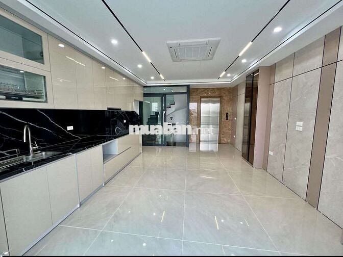 Chỉ 17 tỷ - nhà Trần Quốc Hoàn 40m2 x 7 tầng thang máy xây mới full đồ