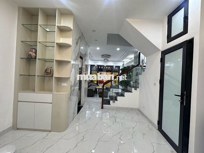 Bán nhà phố Tô Vĩnh Diện, 5T mới xây, thang máy, NT xịn, ô tô vào nhà