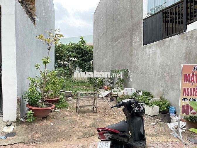 BÁN ĐẤT MẶT TIỀN TRUNG TÂM - NGAY TRƯỜNG HỌC CẤP 2