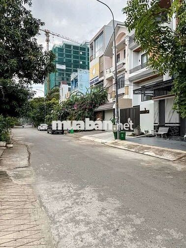 NHÀ 2 LẦU RỘNG - KDC XÂY DỰNG - GIÁP KHU NAM LONG