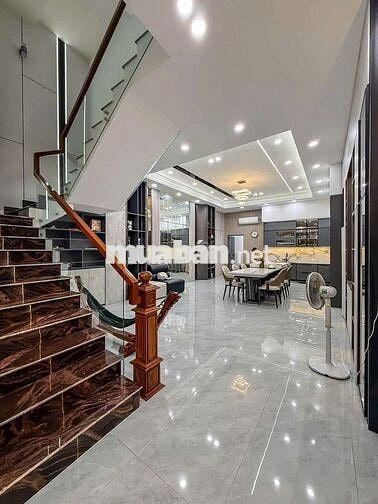 NHÀ 2 LẦU RỘNG - KDC XÂY DỰNG - GIÁP KHU NAM LONG