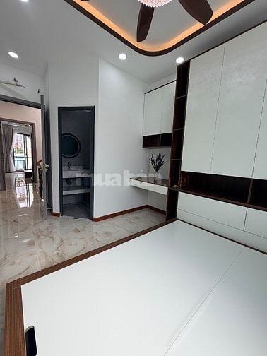 Bán nhà CMT8 Q.10 - 41m2 đất nở hậu 3,5m - 5pn 6wc giá 9,9 tỷ