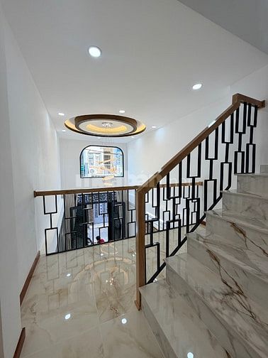 Bán nhà CMT8 Q.10 - 41m2 đất nở hậu 3,5m - 5pn 6wc giá 9,9 tỷ