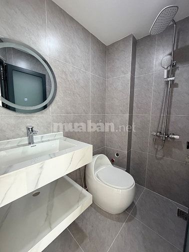 Bán nhà CMT8 Q.10 - 41m2 đất nở hậu 3,5m - 5pn 6wc giá 9,9 tỷ