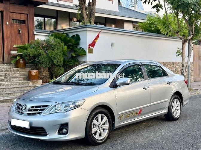 Toyota Corolla Altis 2011 1.8AT Bạc