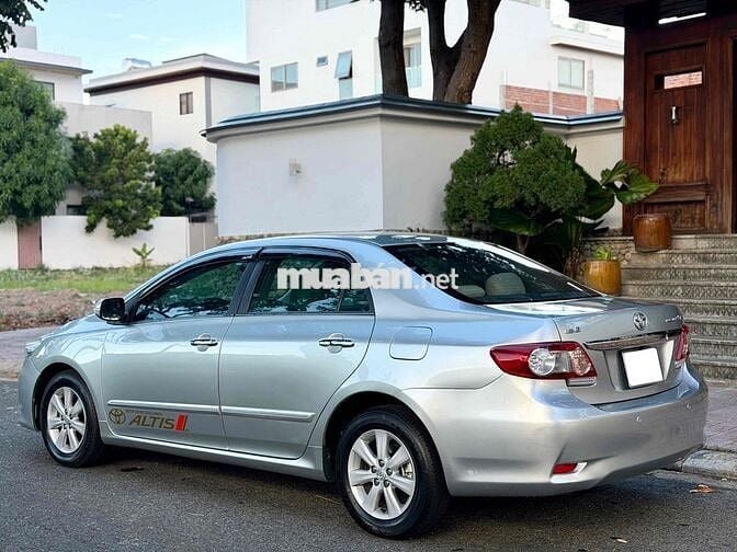 Toyota Corolla Altis 2011 1.8AT Bạc
