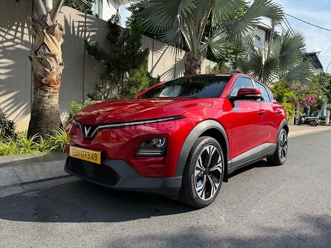 Vinfast VF6 Plus Pin mua Sản xuất 2025 Màu đỏ xe đẹp keng 