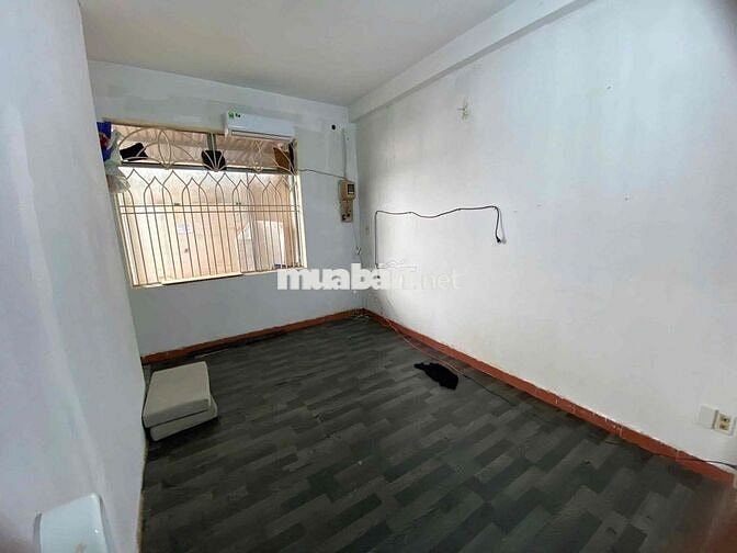 Nhà mặt tiền ngã năm Bình Thạnh vừa 6 người ở vừa kinh doanh siêu rộng