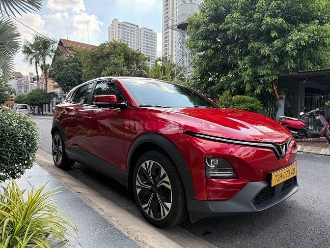 Vinfast VF6 Plus Pin mua Sản xuất 2025 Màu đỏ xe đẹp keng 