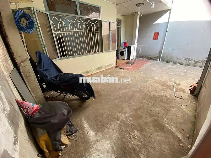 Nhà mặt tiền ngã năm Bình Thạnh vừa 6 người ở vừa kinh doanh siêu rộng