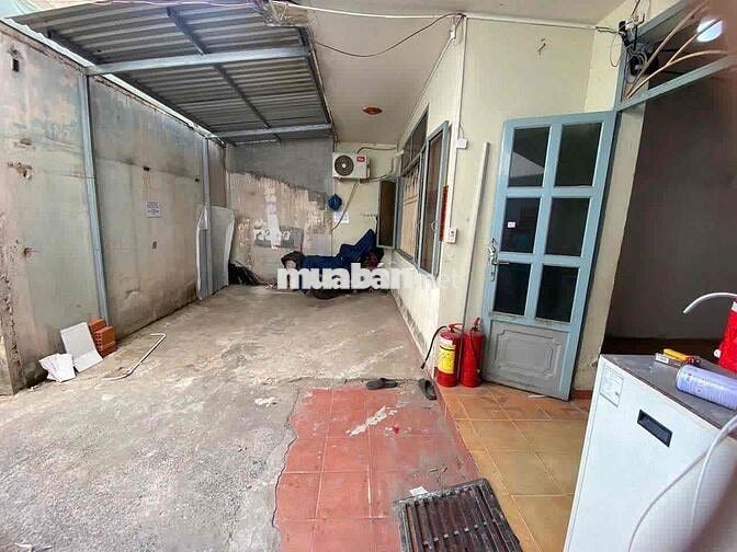 Nhà mặt tiền ngã năm Bình Thạnh vừa 6 người ở vừa kinh doanh siêu rộng