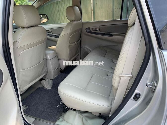 Toyota Innova E 2015 màu Bạc một chủ mua mới